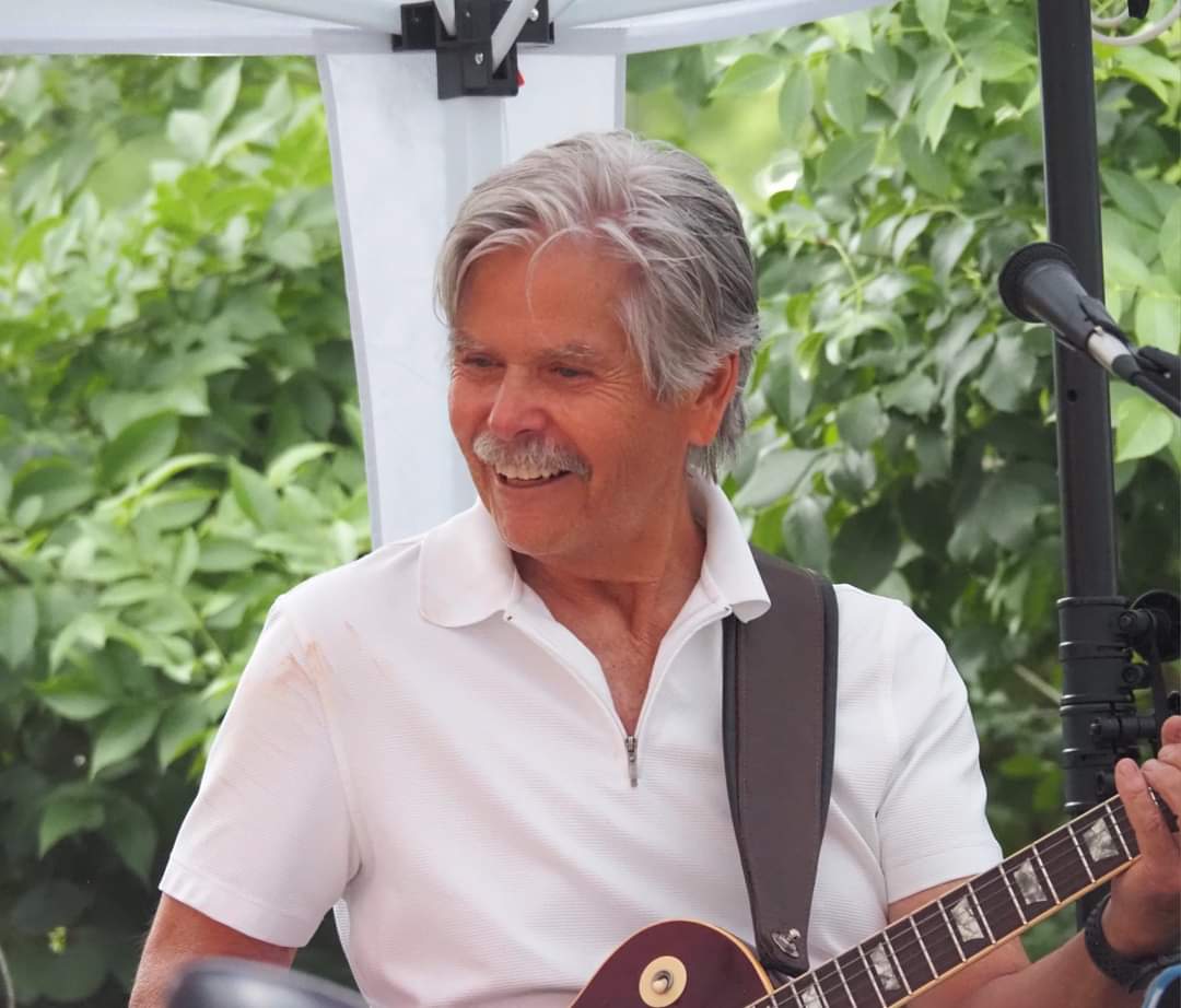 Mike Edmondson, The Big Spenders, photo by Stacy Cushing McClure
